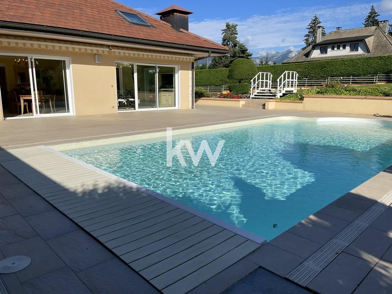 Maison d'architecte - 257 m² - 6 pièces