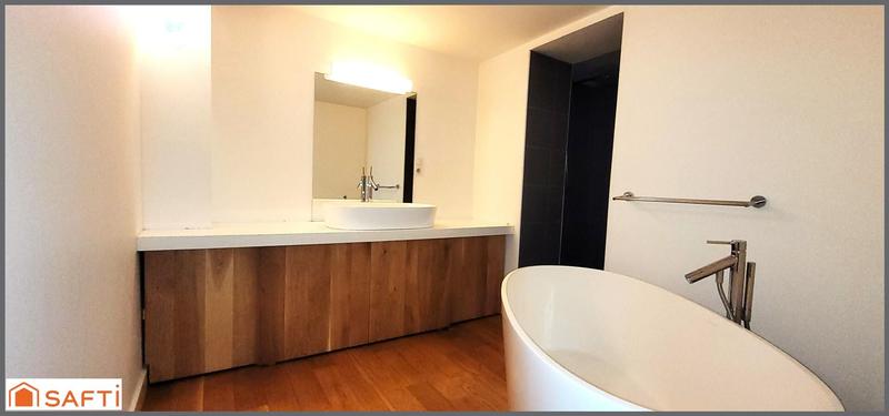 Appartement - 209 m² - 6 pièces