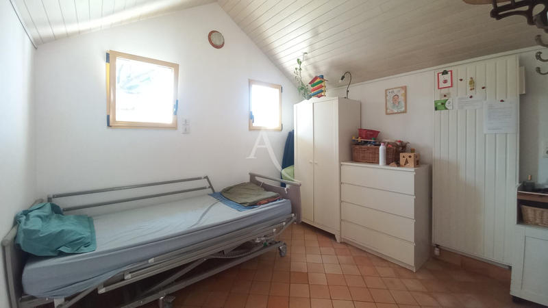 Maison - 188 m² - 9 pièces