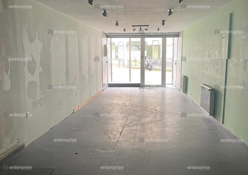 Local commercial - 180 m²