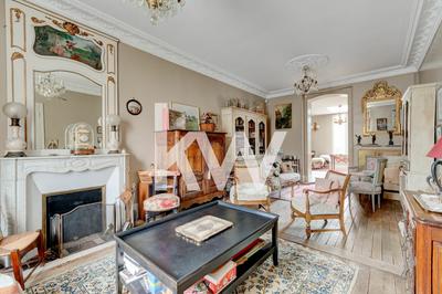 Maison - 290 m² - 11 pièces