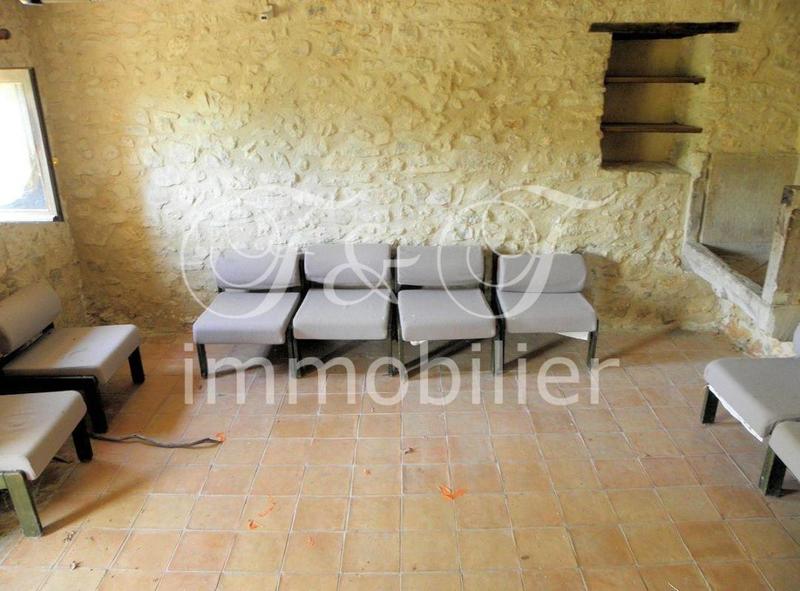 Propriété - 3 000 m²