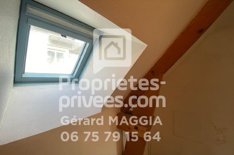 Maison - 220 m² - 11 pièces