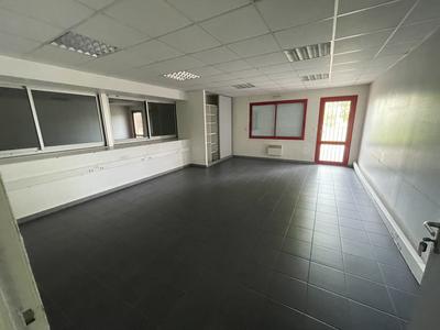 Bureau - 572 m²
