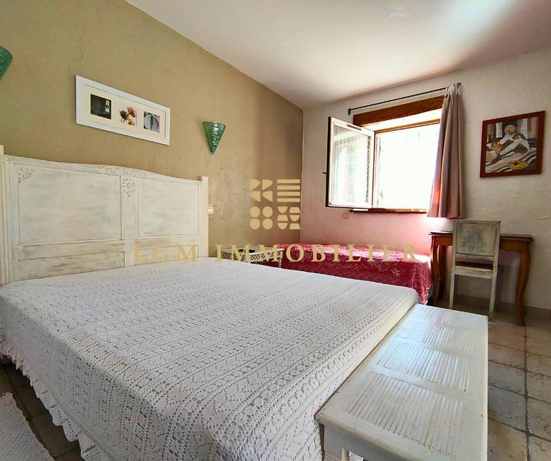 Mas - 339 m² - 10 pièces