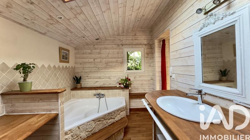 Maison - 170 m² - 9 pièces