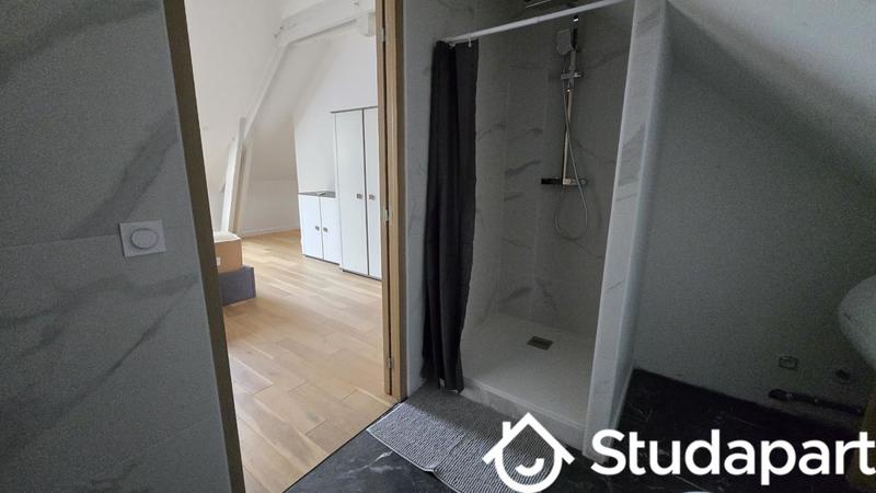 Chambre - 9 m² - 1 pièce