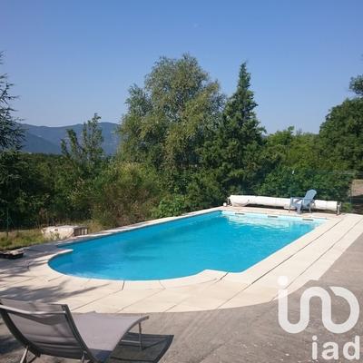 Maison - 300 m² - 14 pièces