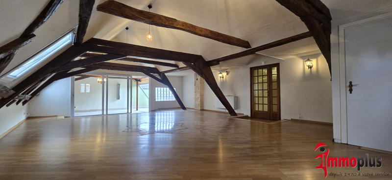 Appartement - 208 m² - 6 pièces