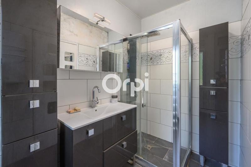 Maison - 214 m² - 5 pièces