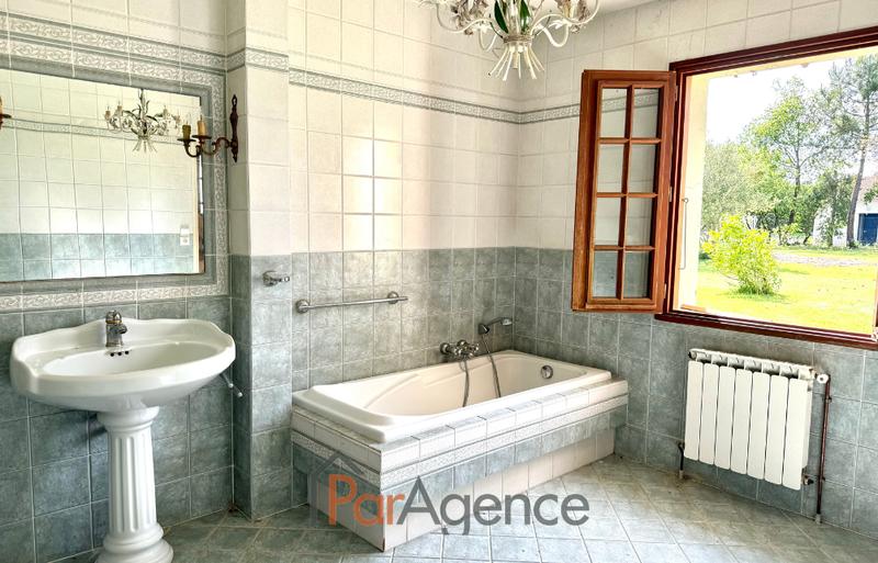 Maison - 205 m² - 7 pièces