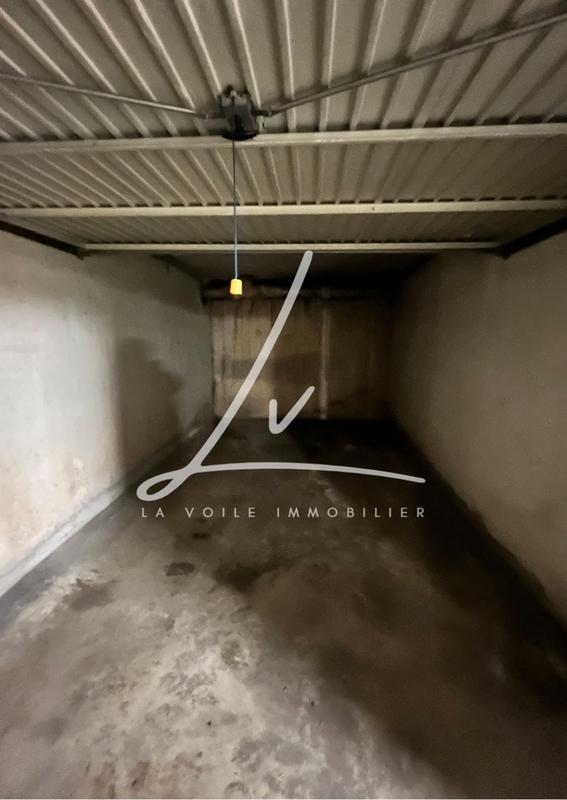 Parking / Garage - 15 m²