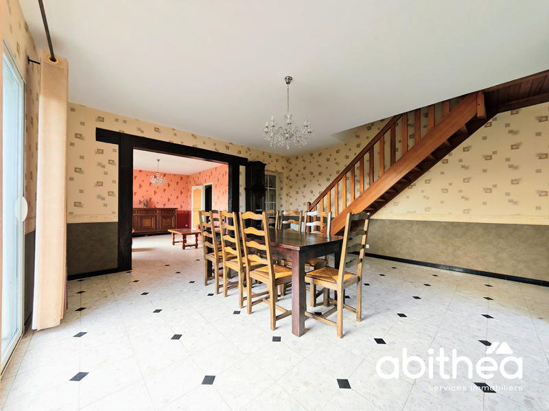 Maison - 140 m² - 5 pièces