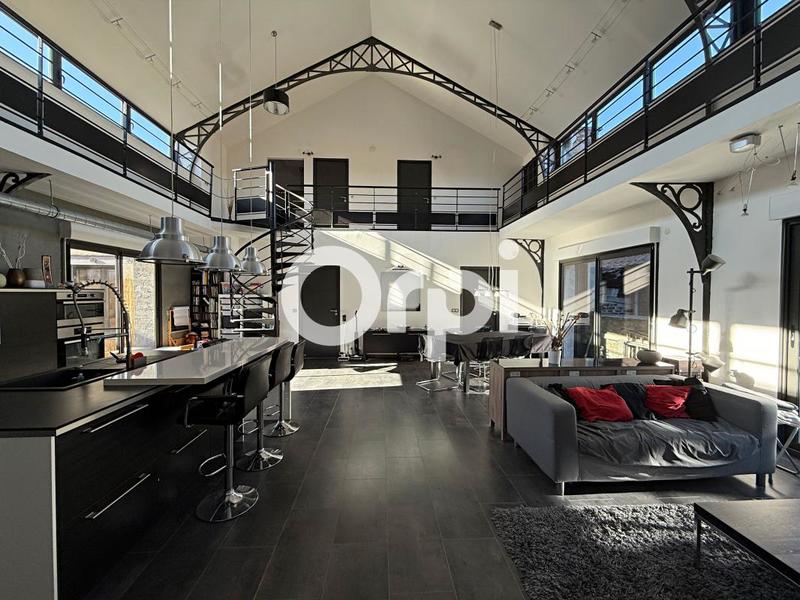 Maison - 215 m² - 6 pièces