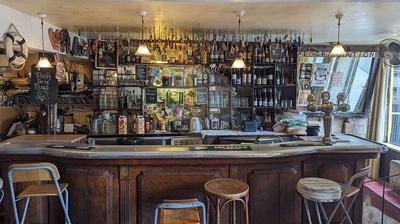 Magasins - 200 m² - 3 pièces