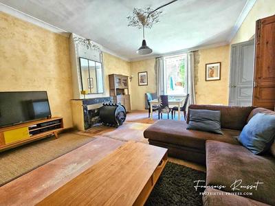 Maison - 268 m² - 7 pièces