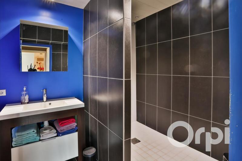 Maison - 275 m² - 10 pièces