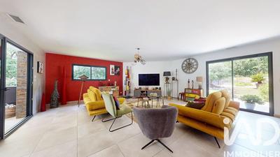 Maison - 200 m² - 7 pièces