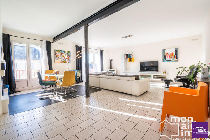 Maison traditionnelle - 210 m² - 7 pièces