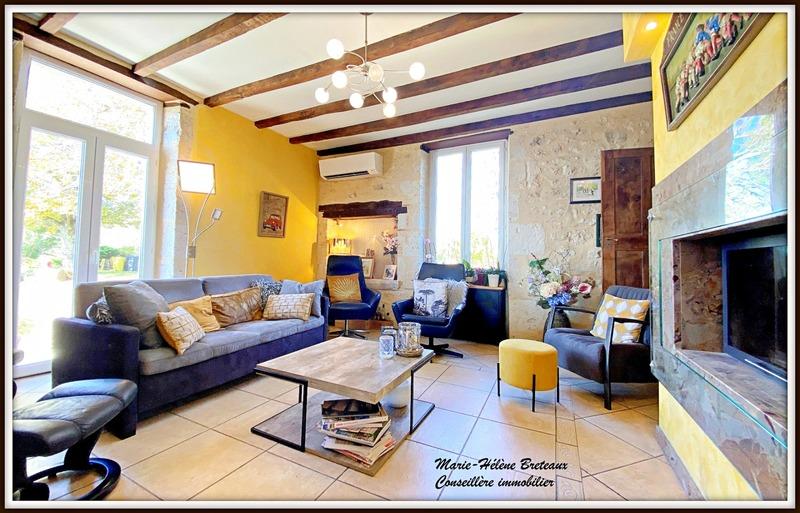 Maison - 310 m² - 9 pièces