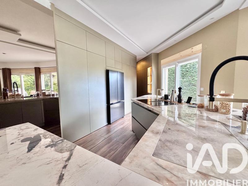 Maison - 361 m² - 10 pièces