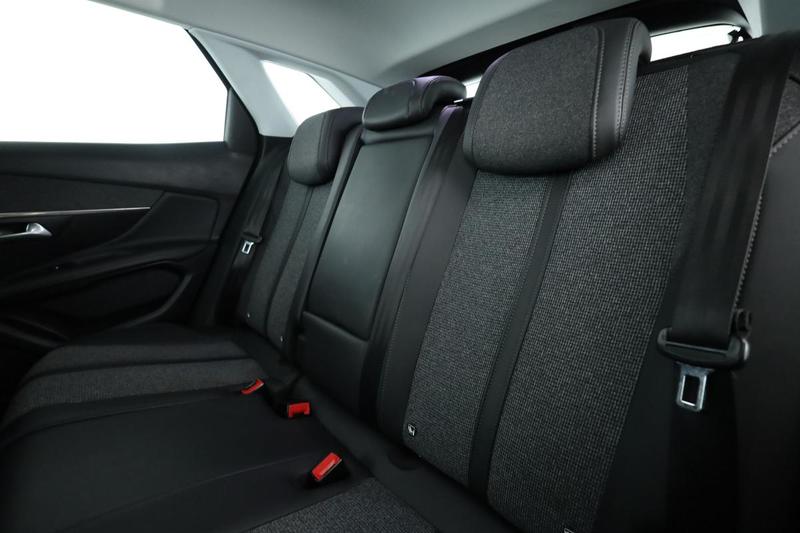 Peugeot 3008 1.6 Blue-HDi Allure Eat6 120 ch