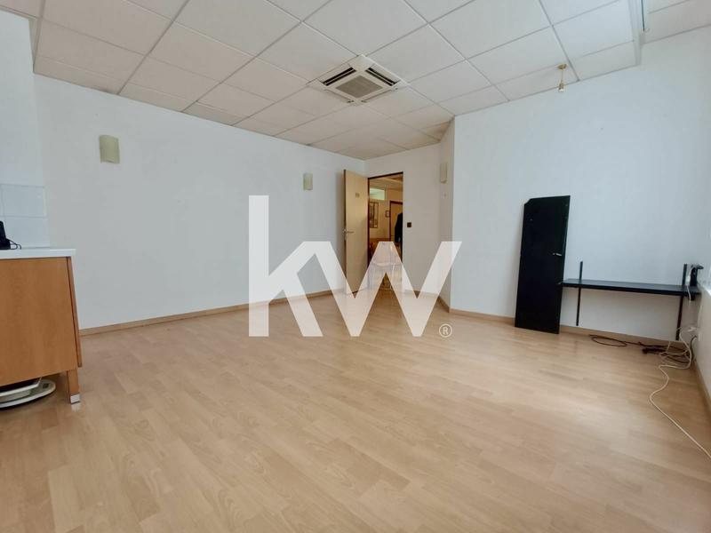 Magasins - 308 m² - 16 pièces