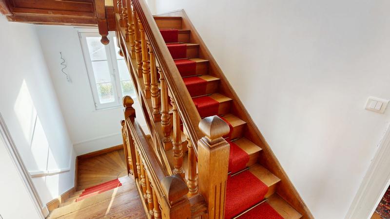 Maison - 315 m² - 9 pièces