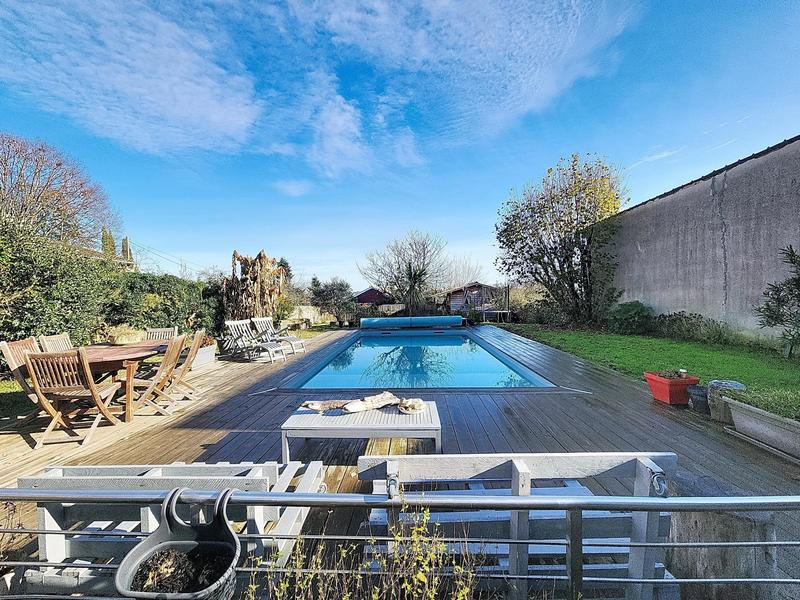 Maison - 138 m² - 8 pièces