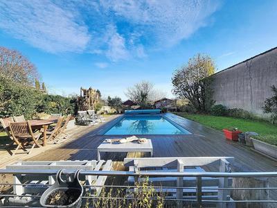 Maison - 138 m² - 8 pièces