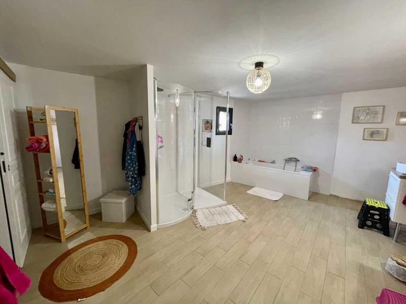 Maison - 300 m² - 5 pièces