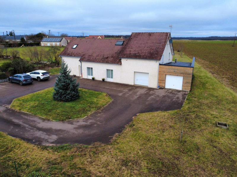 Maison - 217 m² - 7 pièces