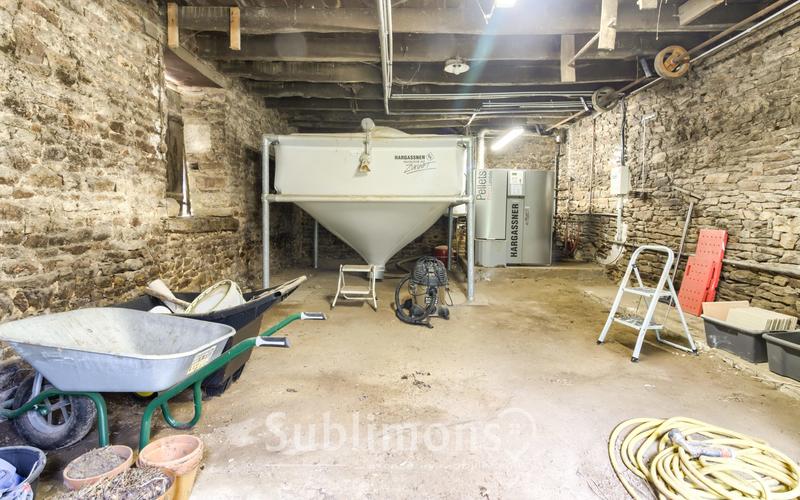 Maison - 235 m² - 6 pièces