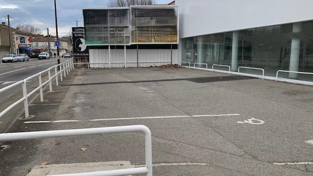 Local commercial - 700 m²