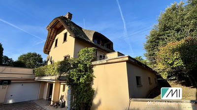 Maison - 223 m² - 7 pièces