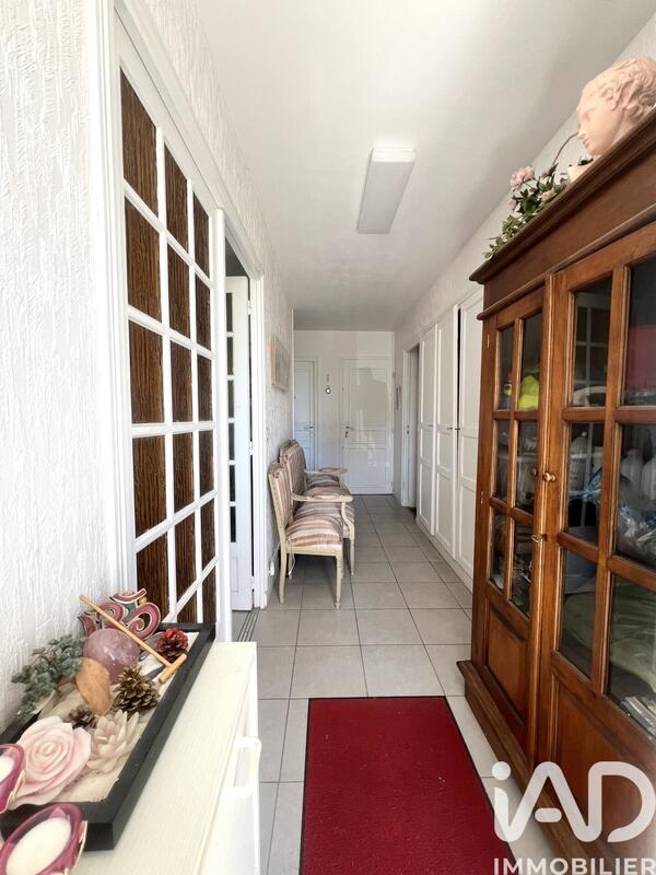 Maison - 341 m² - 13 pièces