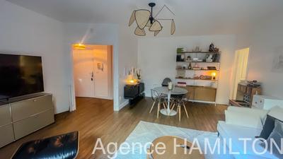 Appartement - 87 m² - 4 pièces
