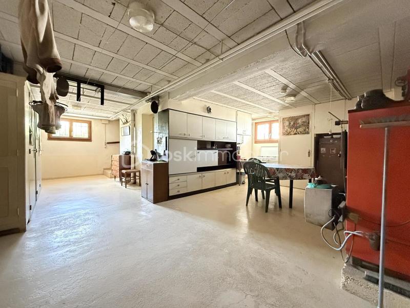 Maison - 230 m² - 4 pièces