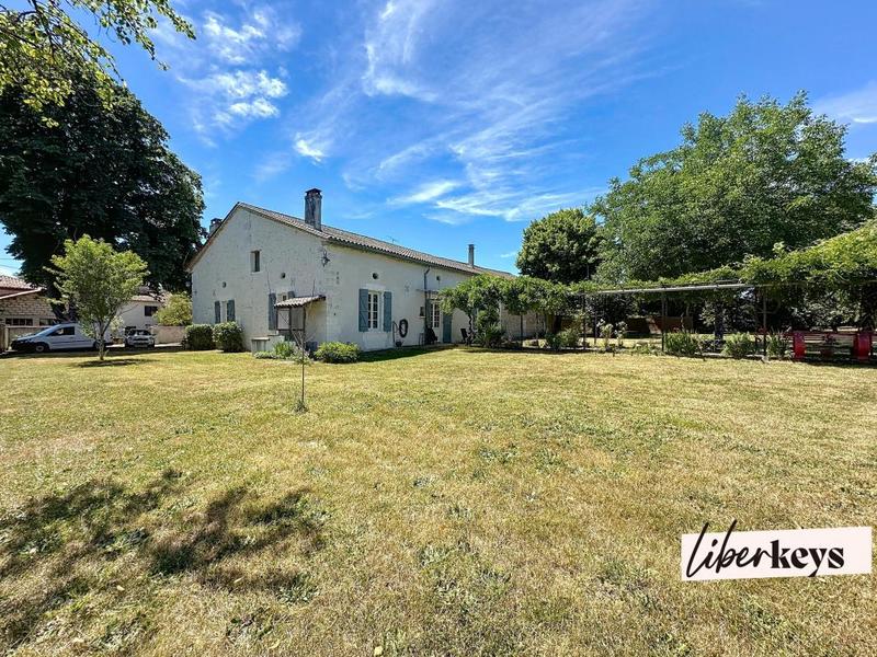 Propriété - 145 m² - 5 pièces