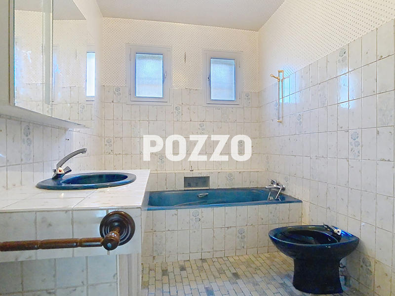 Immeuble - 9 pièces