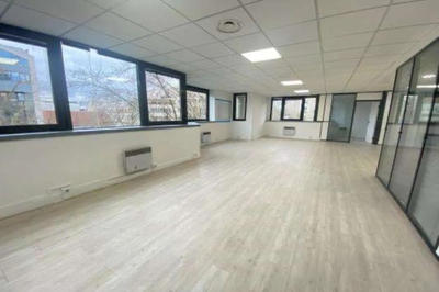 Bureau - 299 m²