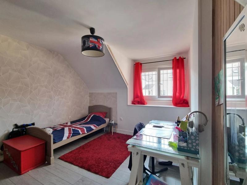 Demeure - 200 m² - 8 pièces