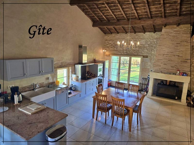 Maison - 480 m² - 10 pièces