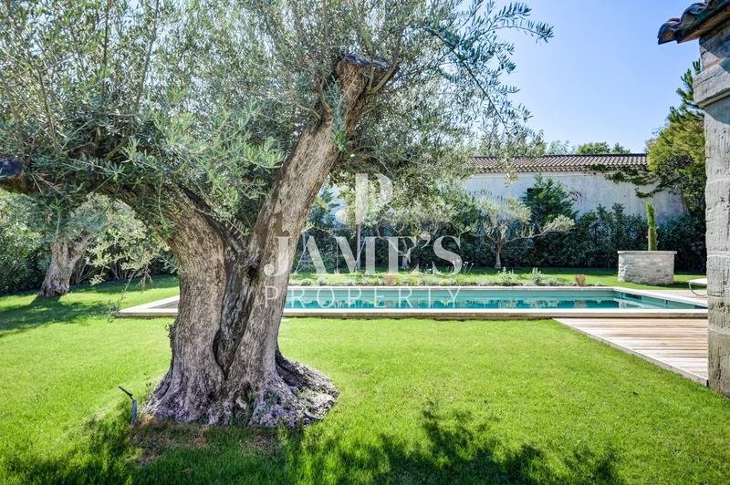 Maison - 250 m² - 5 pièces