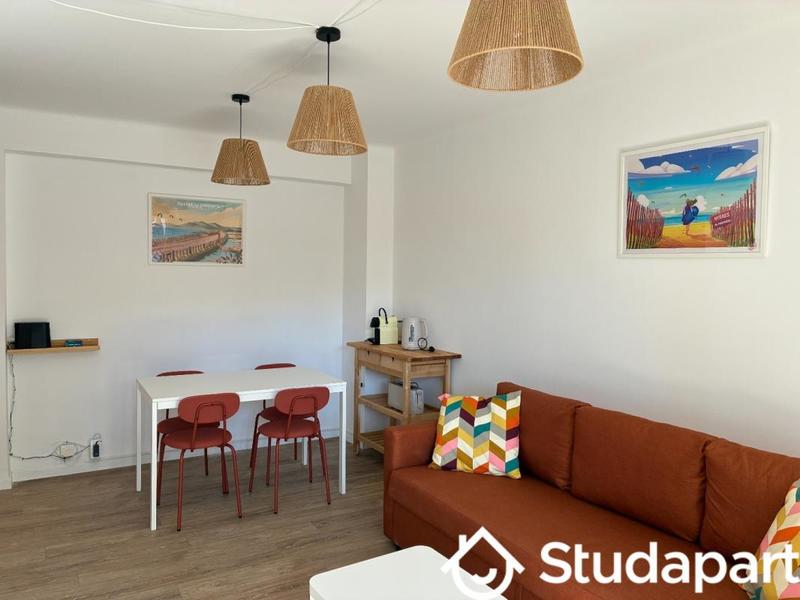 Chambre - 12 m² - 1 pièce