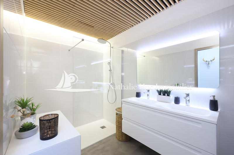 Maison - 263 m² - 5 pièces