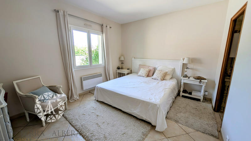 Villa - 254 m² - 8 pièces