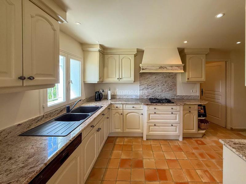 Maison - 359 m² - 10 pièces