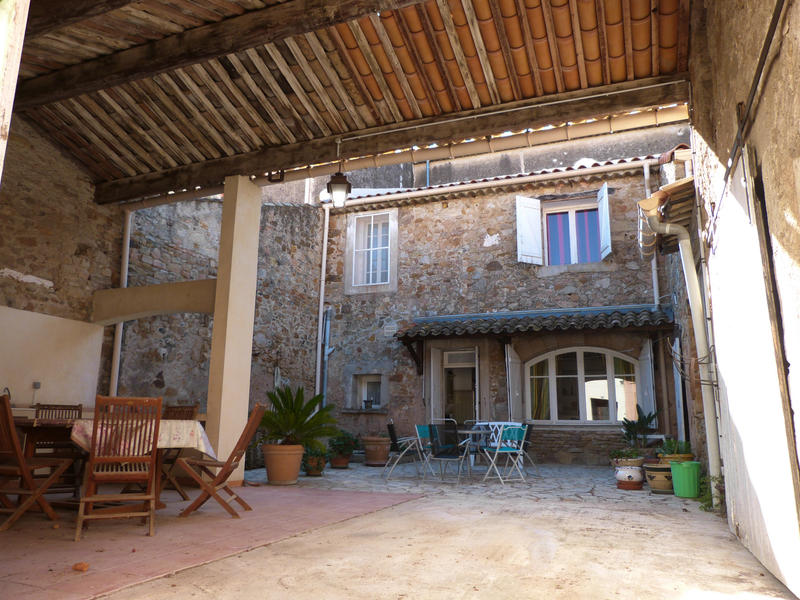 Maison - 275 m² - 10 pièces