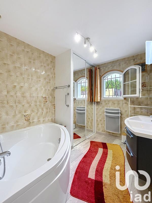 Maison - 180 m² - 7 pièces